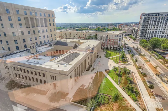 $359,990 | 333 West Trade Street, Unit 905, Charlotte, NC 28202