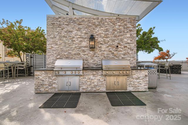 $359,990 | 333 West Trade Street, Unit 905, Charlotte, NC 28202