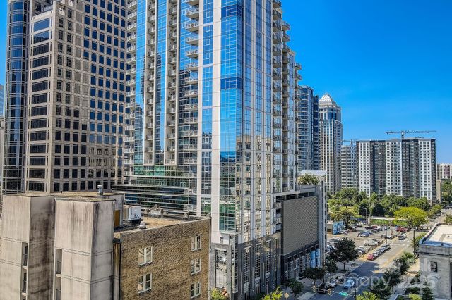 $359,990 | 333 West Trade Street, Unit 905, Charlotte, NC 28202