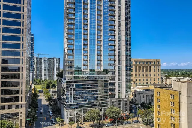 $359,990 | 333 West Trade Street, Unit 905, Charlotte, NC 28202