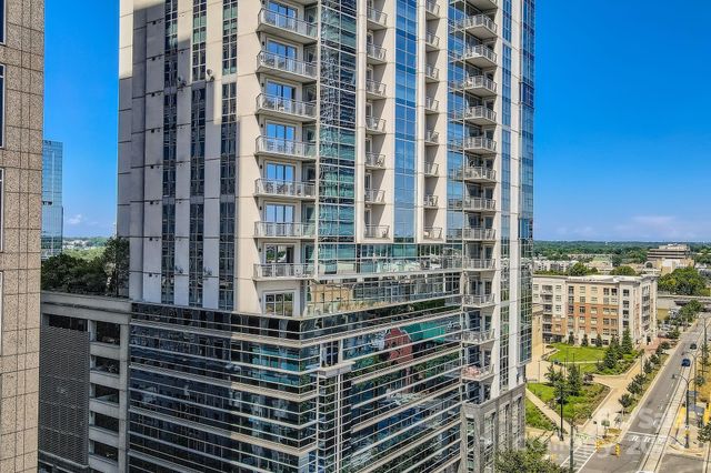 $359,990 | 333 West Trade Street, Unit 905, Charlotte, NC 28202