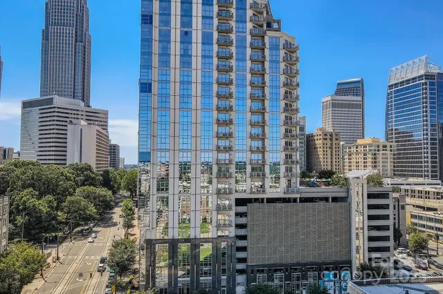 $359,990 | 333 West Trade Street, Unit 905, Charlotte, NC 28202