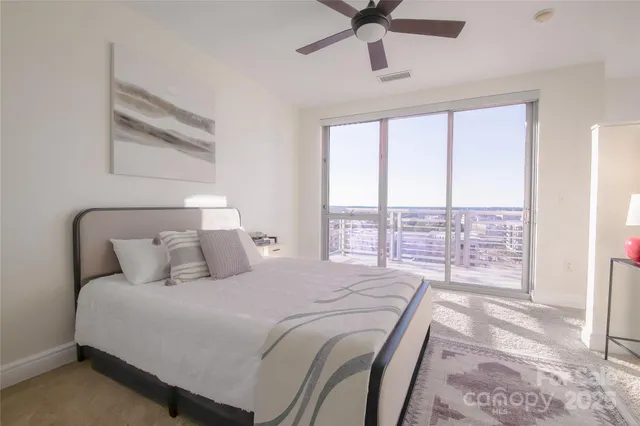 $359,990 | 333 West Trade Street, Unit 905, Charlotte, NC 28202