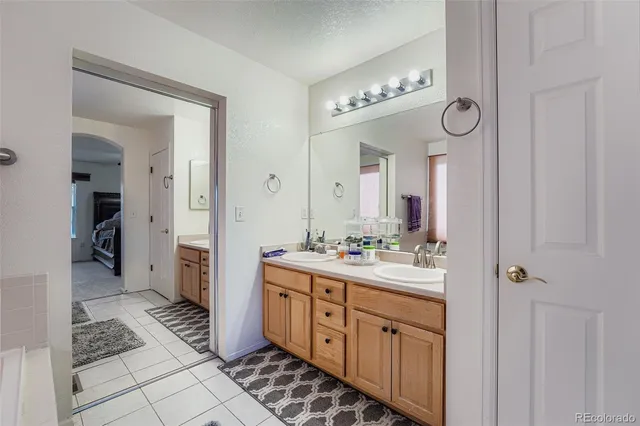 $590,000 | 2743 South Waco Way, Aurora, CO 80013