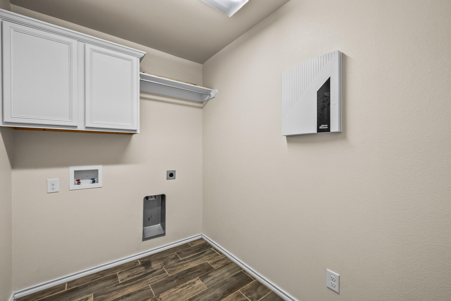 7027 37th Street Lubbock, TX 79407 - Photo 28 of 36 a view of small space with wooden floor