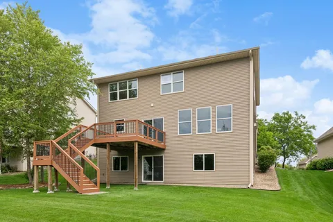 $650,000 | 2715 Fieldstone Drive, Victoria, MN 55386
