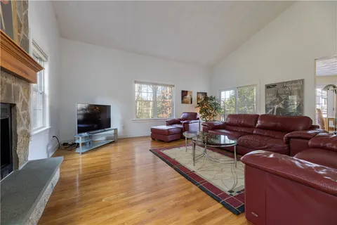 $899,900 | 47 Wooded Grove Circle, South Kingstown, RI 02892