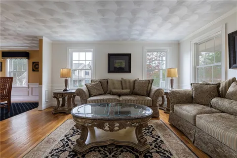 $899,900 | 47 Wooded Grove Circle, South Kingstown, RI 02892