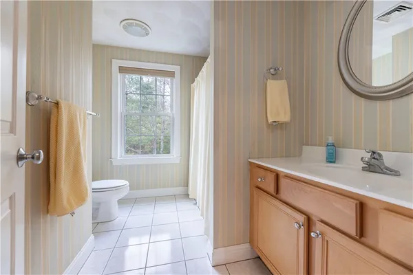 $899,900 | 47 Wooded Grove Circle, South Kingstown, RI 02892