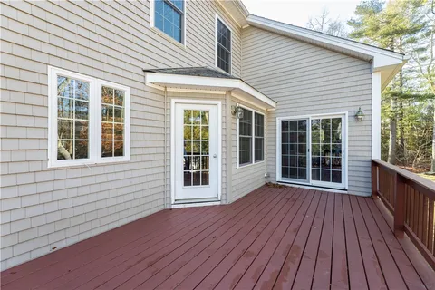 $899,900 | 47 Wooded Grove Circle, South Kingstown, RI 02892