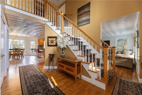 $899,900 | 47 Wooded Grove Circle, South Kingstown, RI 02892