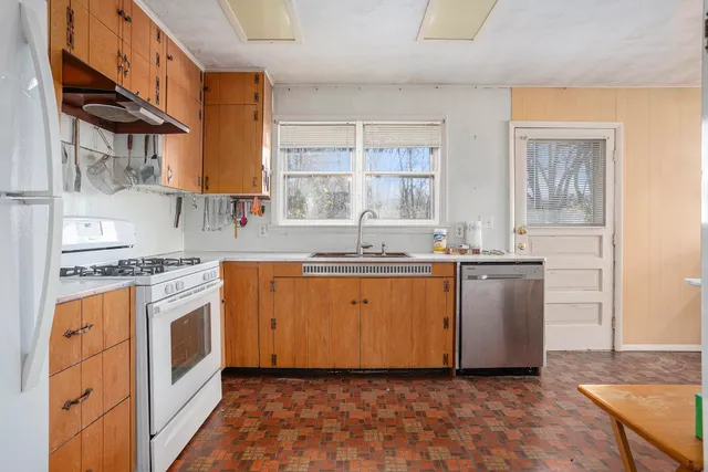 $190,000 | 15313 Doster Road, Plainwell, MI 49080