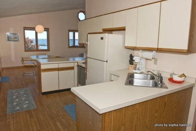 $1,650 | 117 South 1st Street, Unit 200, Bayfield, WI 54814