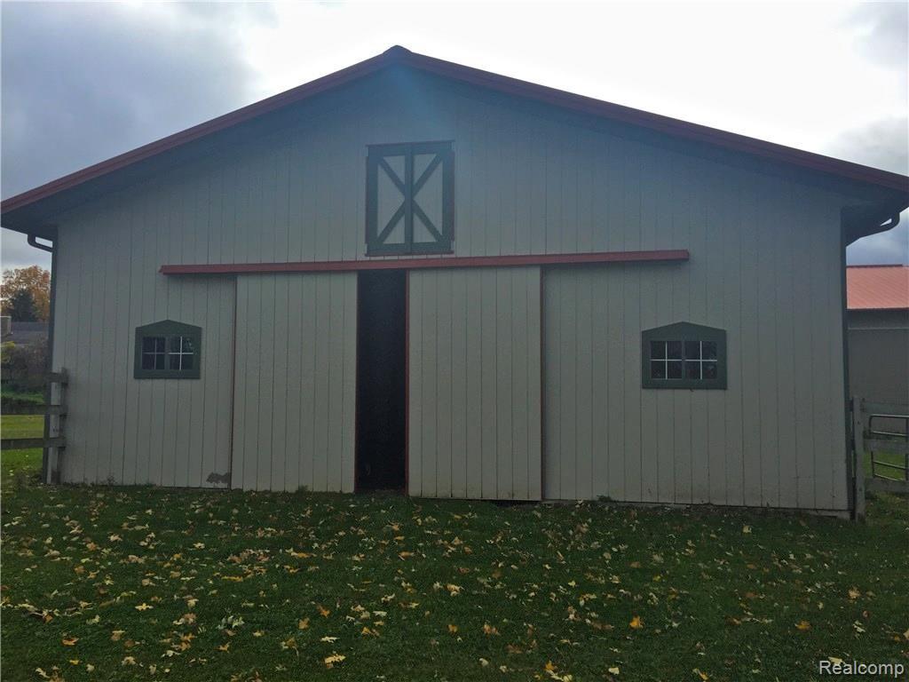 9623 Earhart Road South Lyon, MI 48178 - Photo 33 of 36 IMG_4034.JPG