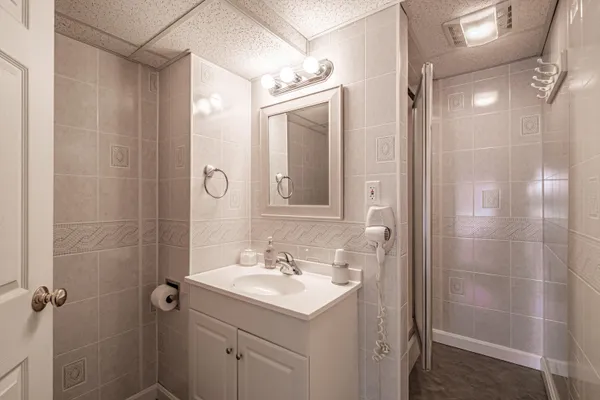 $669,900 | 56 Hydrangea Circle, Unit 10, Naples, ME 04055