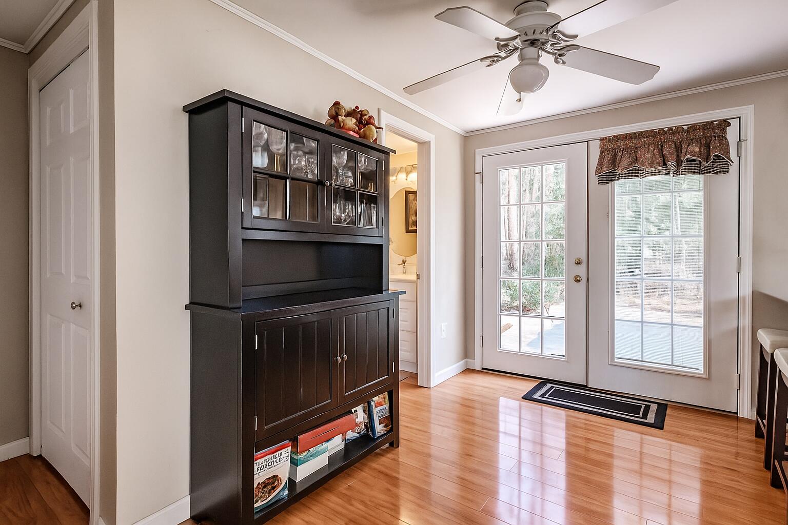 56 Hydrangea Circle, Unit 10 Naples, ME 04055 - Photo 17 of 77 dining