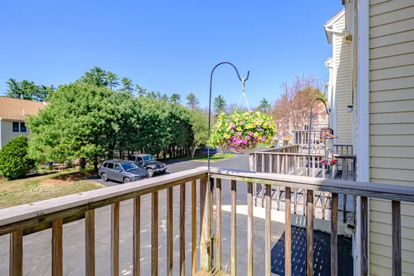 $669,900 | 56 Hydrangea Circle, Unit 10, Naples, ME 04055