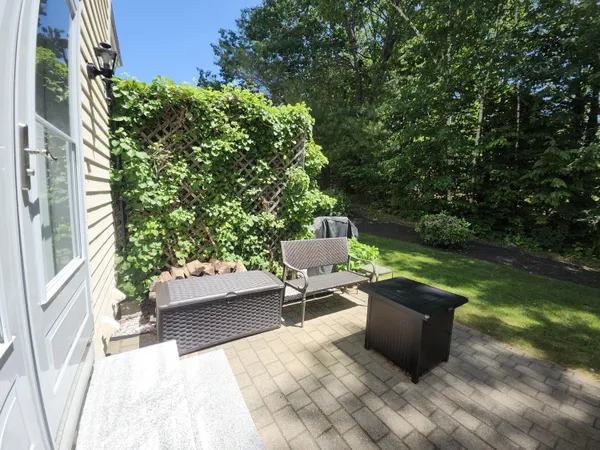 $669,900 | 56 Hydrangea Circle, Unit 10, Naples, ME 04055