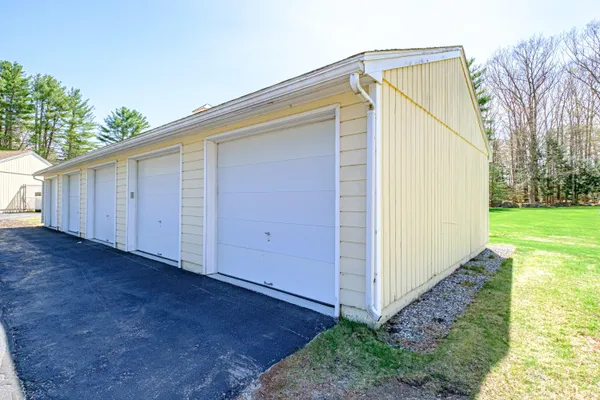 $669,900 | 56 Hydrangea Circle, Unit 10, Naples, ME 04055