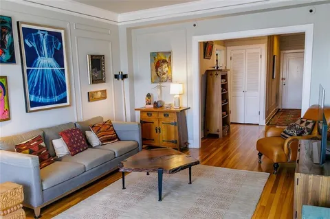 $440,000 | 4618 Warwick Boulevard, Unit 7A, Kansas City, MO 64112