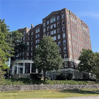 $440,000 | 4618 Warwick Boulevard, Unit 7A, Kansas City, MO 64112