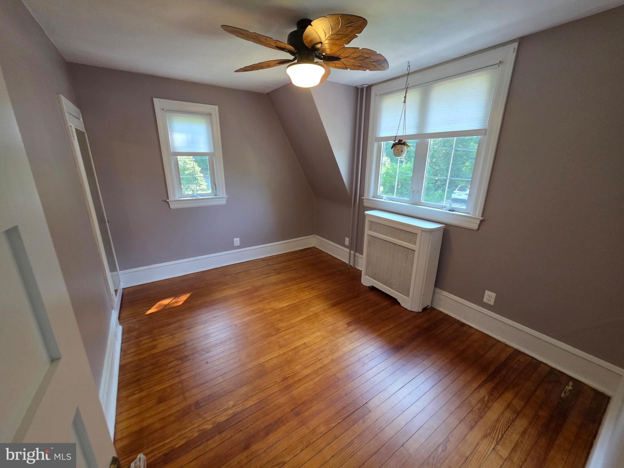 443 High Street Mount Holly, NJ 08060 - Photo 7 of 42 Bright and airy room with charm.