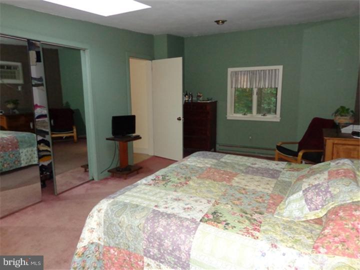5885 Emmaus Road Emmaus, PA 18049 - Photo 14 of 24 Gallery Image 14