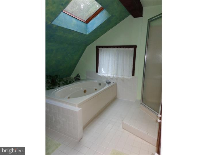 5885 Emmaus Road Emmaus, PA 18049 - Photo 15 of 24 Gallery Image 15