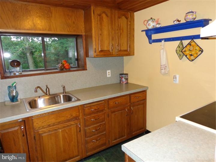 5885 Emmaus Road Emmaus, PA 18049 - Photo 9 of 24 Gallery Image 9