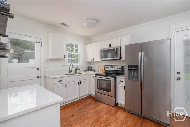 $2,500 | 2220 East 38th Street, Savannah, GA 31404