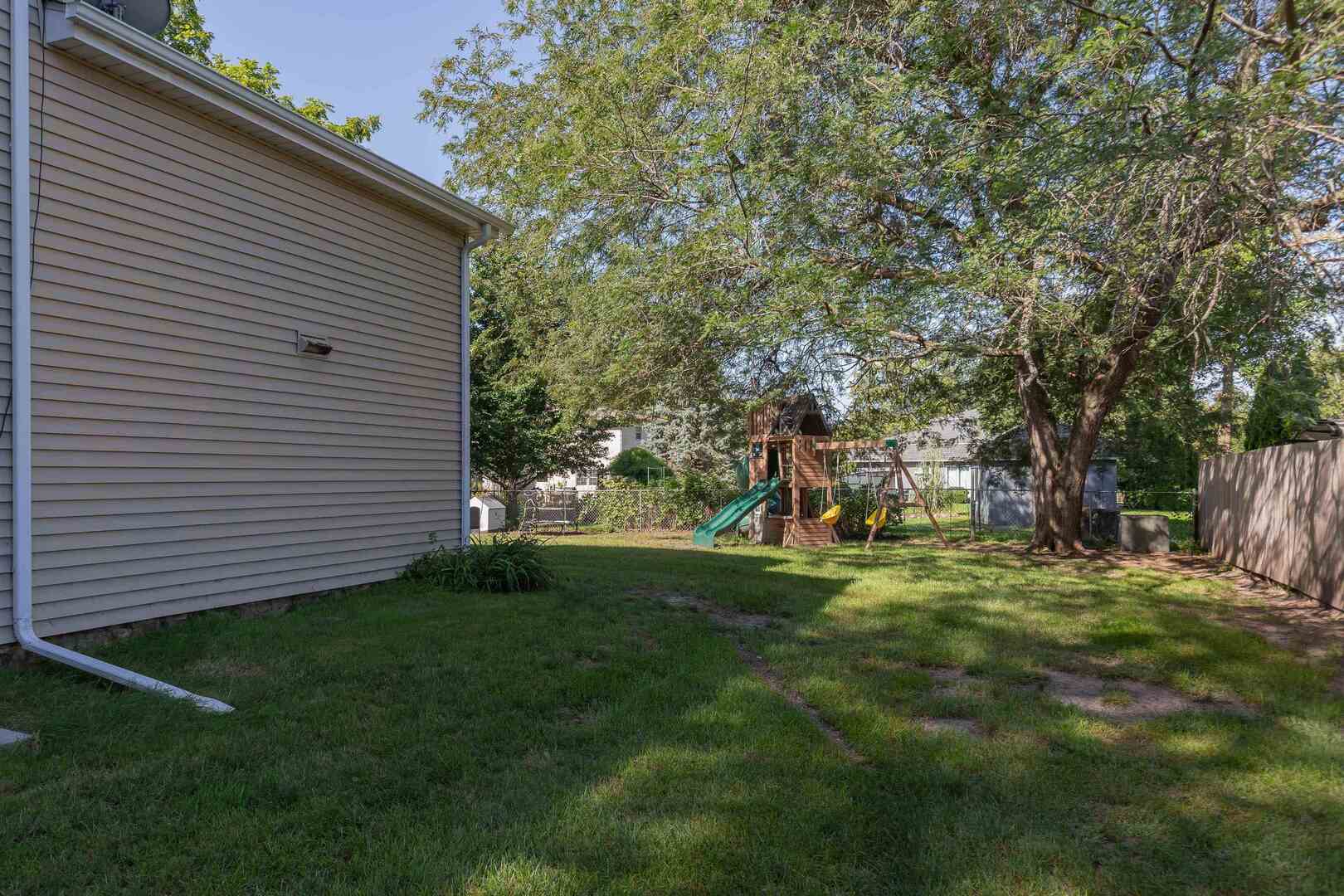 4230 Jersey Ridge Road Davenport, IA 52807 - Photo 4 of 41 Gallery Image 4