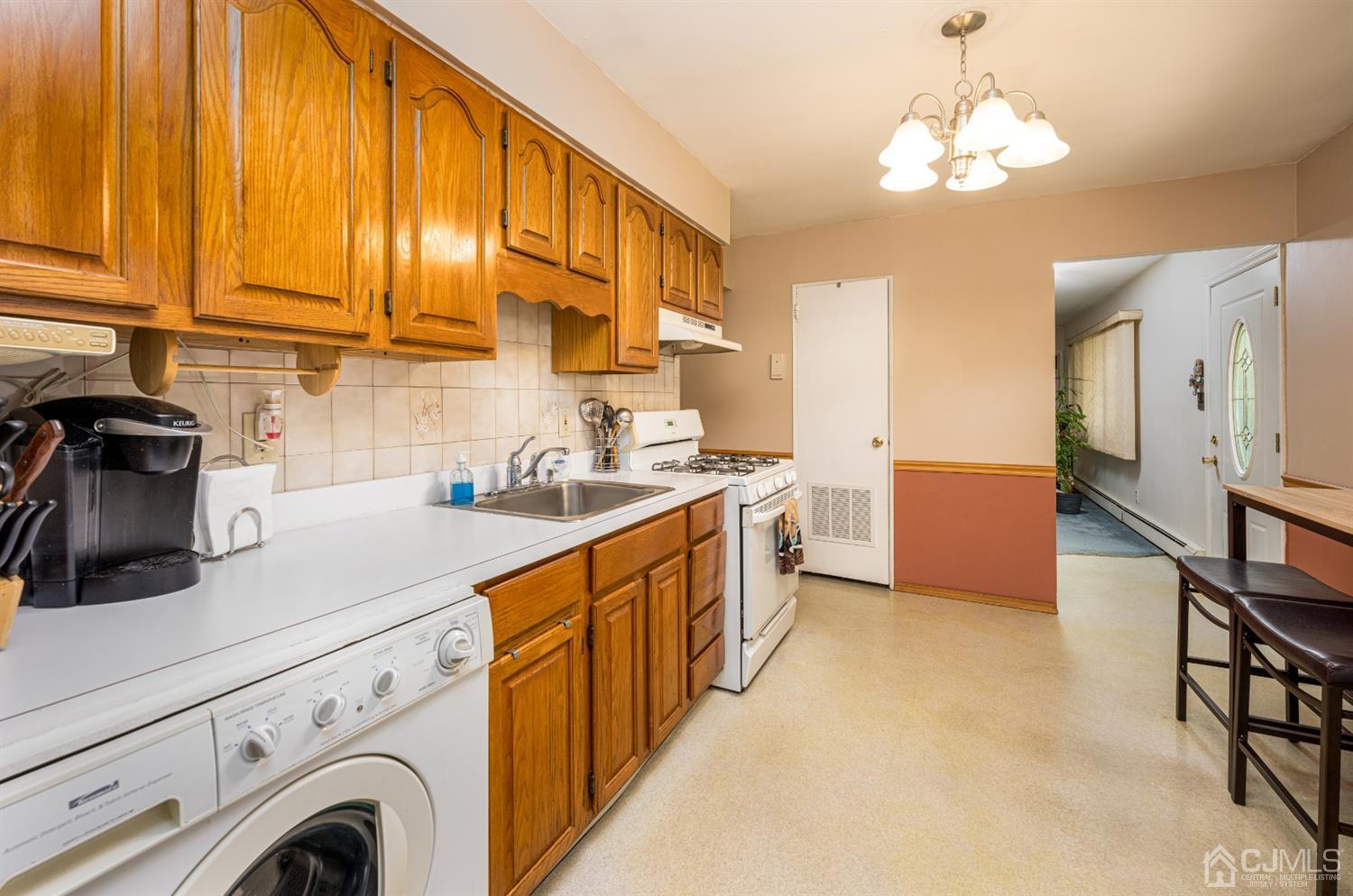 29 Sanders Road Edison, NJ 08817 - Photo 8 of 19