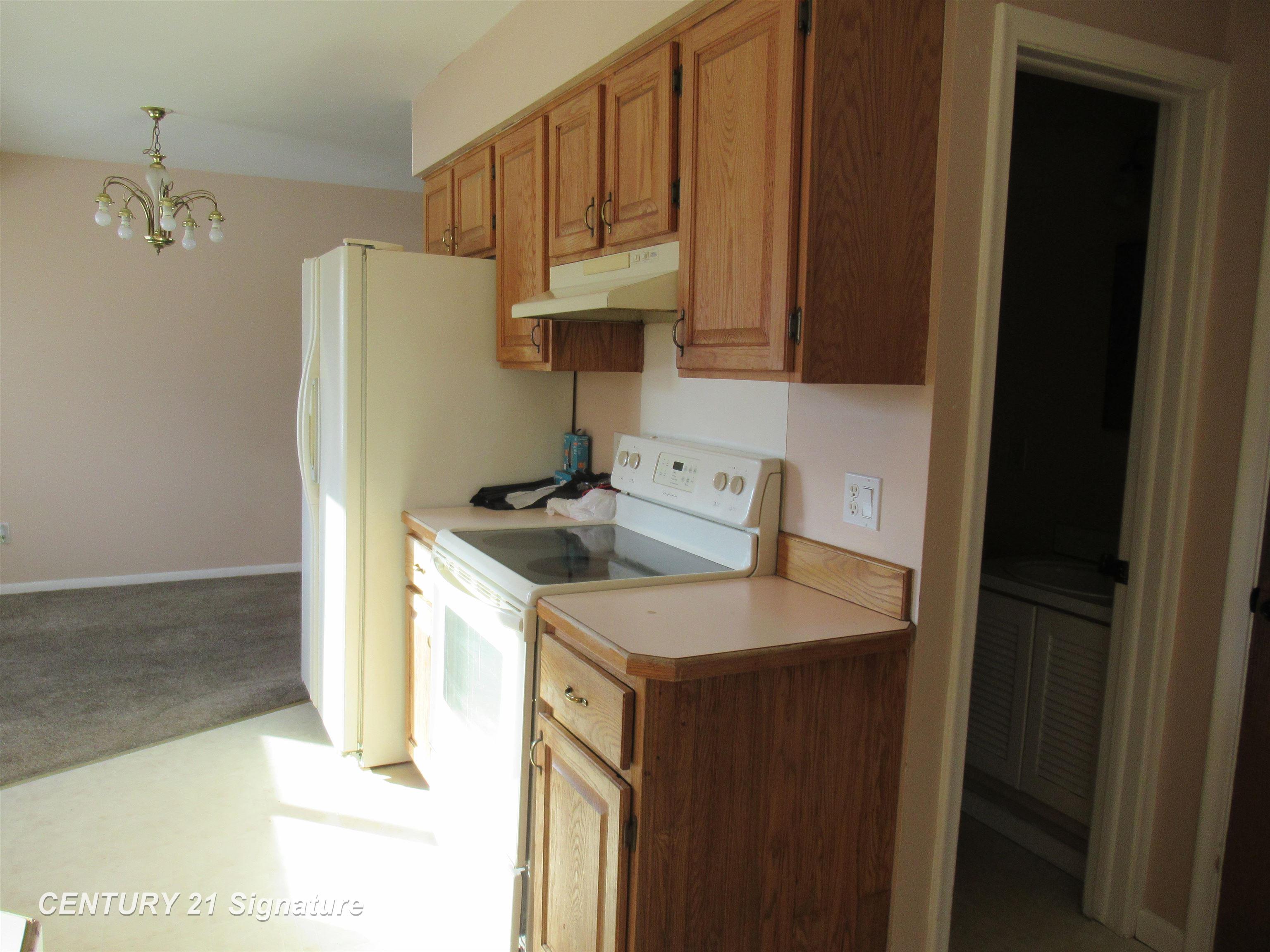 7283 Calkins Road Flint, MI 48532 - Photo 7 of 35 50166311-ba3ce37a-89b2-4f4c-8881-e7b9134881da.JPG