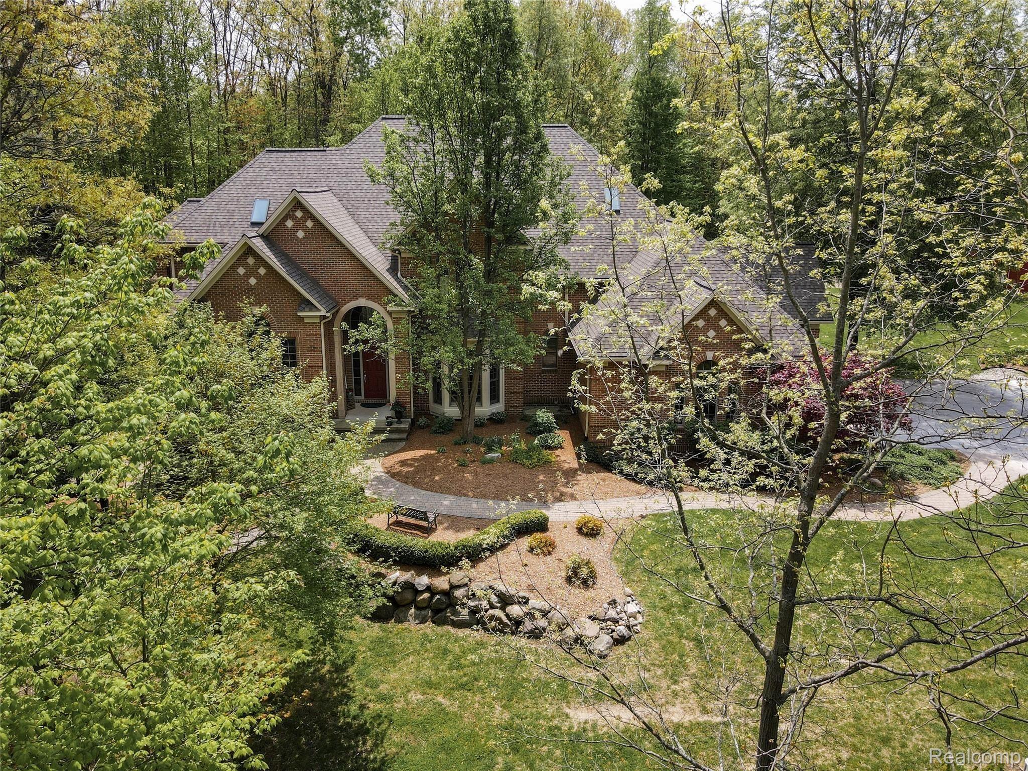 2828 Brighton Road Howell, MI 48843 - Photo 10 of 63 RE - 2828 Brighton Rd - Howell-29.jpg