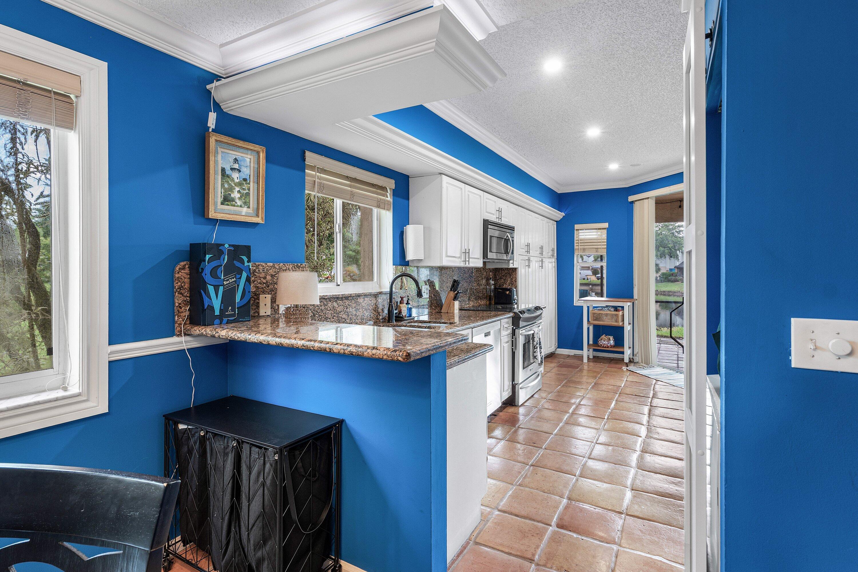 23140 Island View, Unit 1 Boca Raton, FL 33433 - Photo 10 of 22 Kitchen