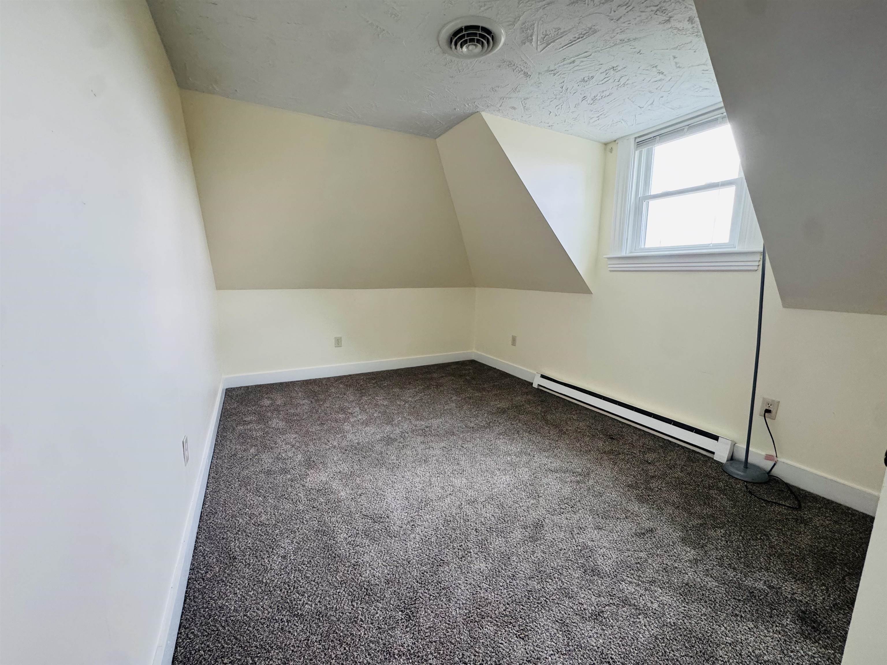 764 Chestnut Street, Unit 3 Manchester, NH 03104 - Photo 14 of 18 Gallery Image 14