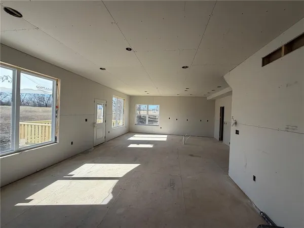$458,200 | 1407 West 6th Street Terrace, Knob Noster, MO 65336