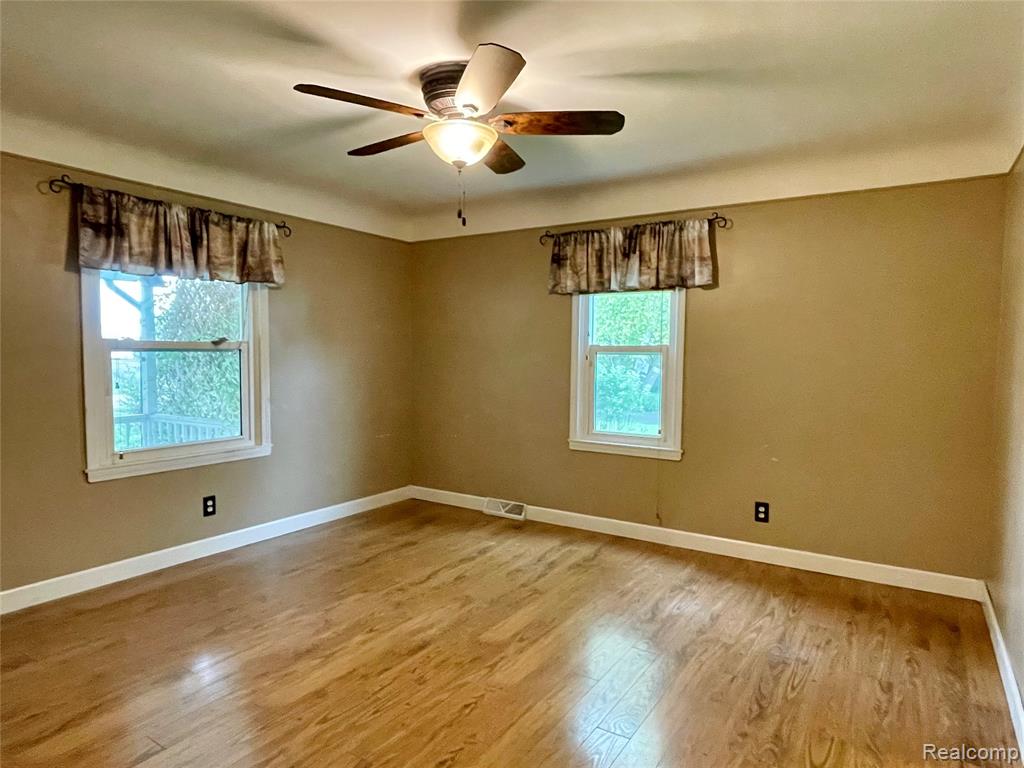 10444 Quirk Road Belleville, MI 48111 - Photo 7 of 35