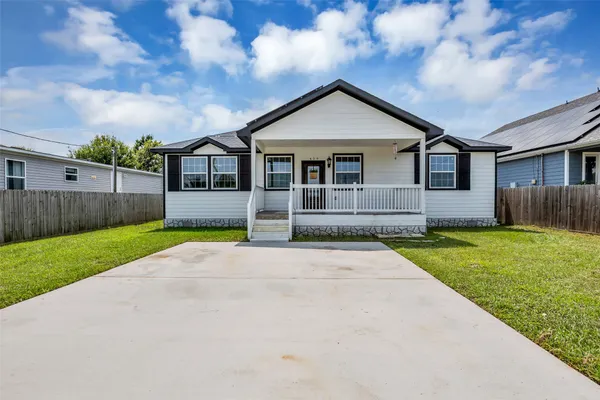 $270,000 | 429 Road 5107, Cleveland, TX 77327