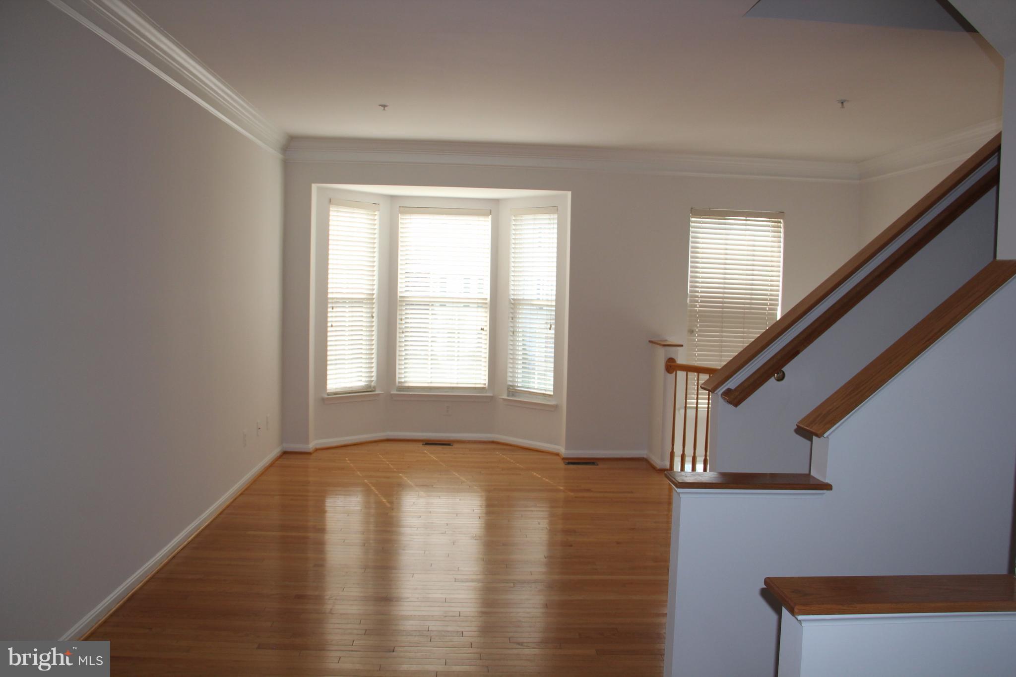 671 Hunting Fields Road Baltimore, MD 21220 - Photo 4 of 30 Living Room