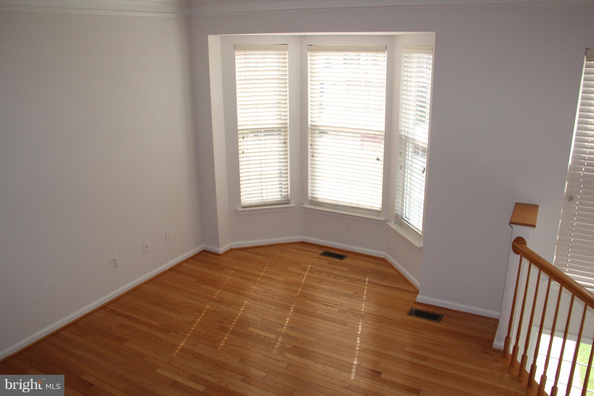 671 Hunting Fields Road Baltimore, MD 21220 - Photo 9 of 30 Living Room
