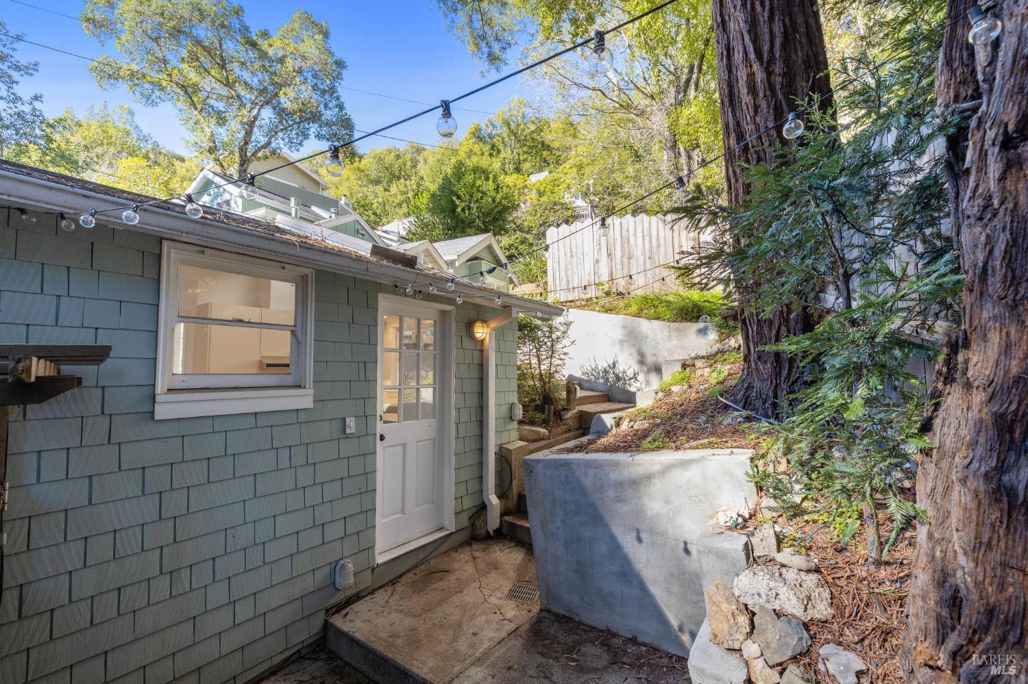 40 Canyon Road San Anselmo, CA 94960 - Photo 18 of 56 Front door to unit 1