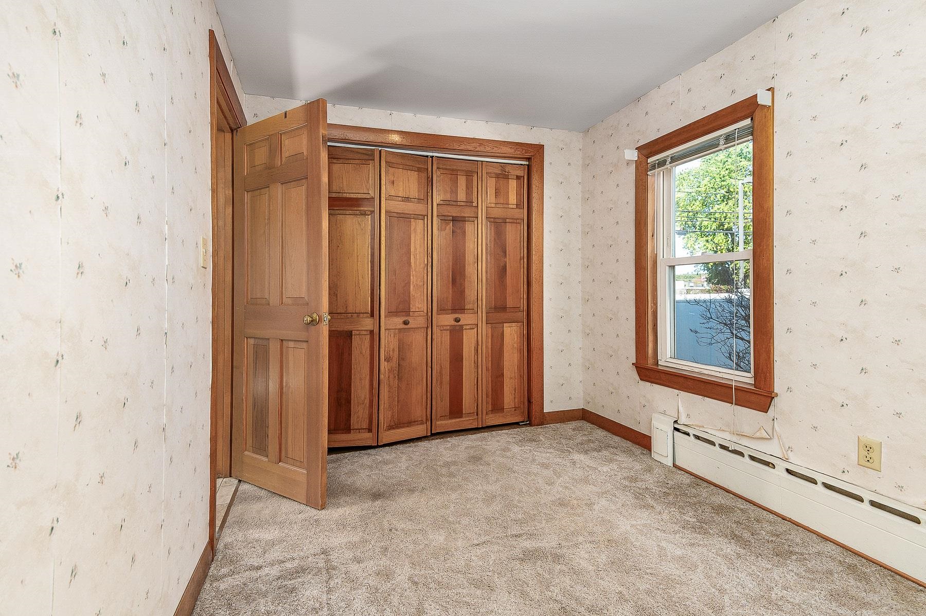157 Wakefield Street Rochester, NH 03867 - Photo 15 of 34