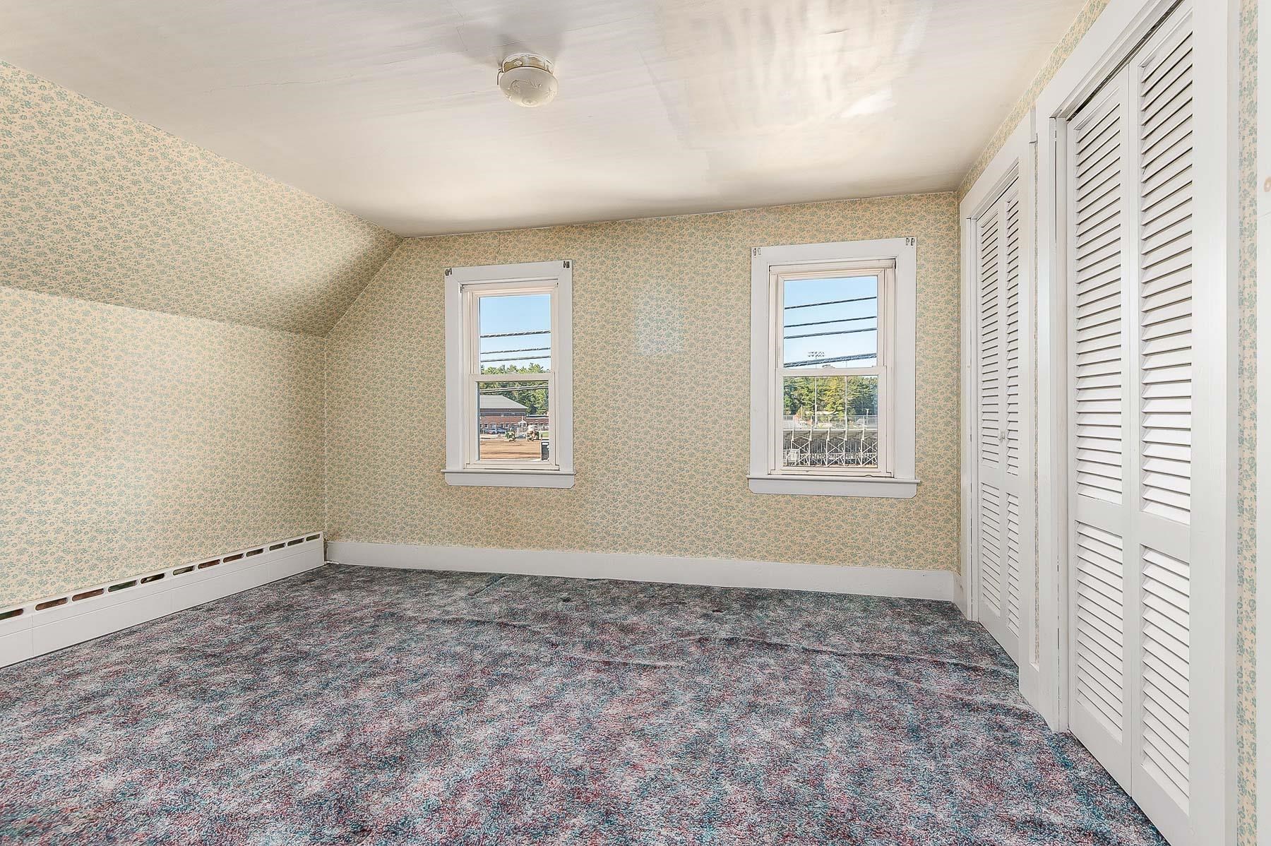 157 Wakefield Street Rochester, NH 03867 - Photo 19 of 34