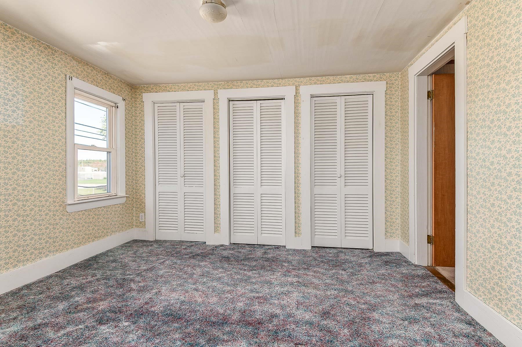 157 Wakefield Street Rochester, NH 03867 - Photo 20 of 34