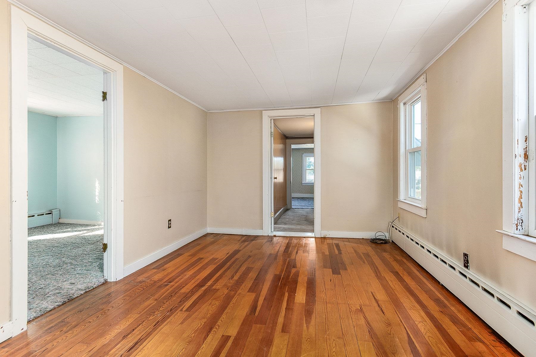 157 Wakefield Street Rochester, NH 03867 - Photo 24 of 34
