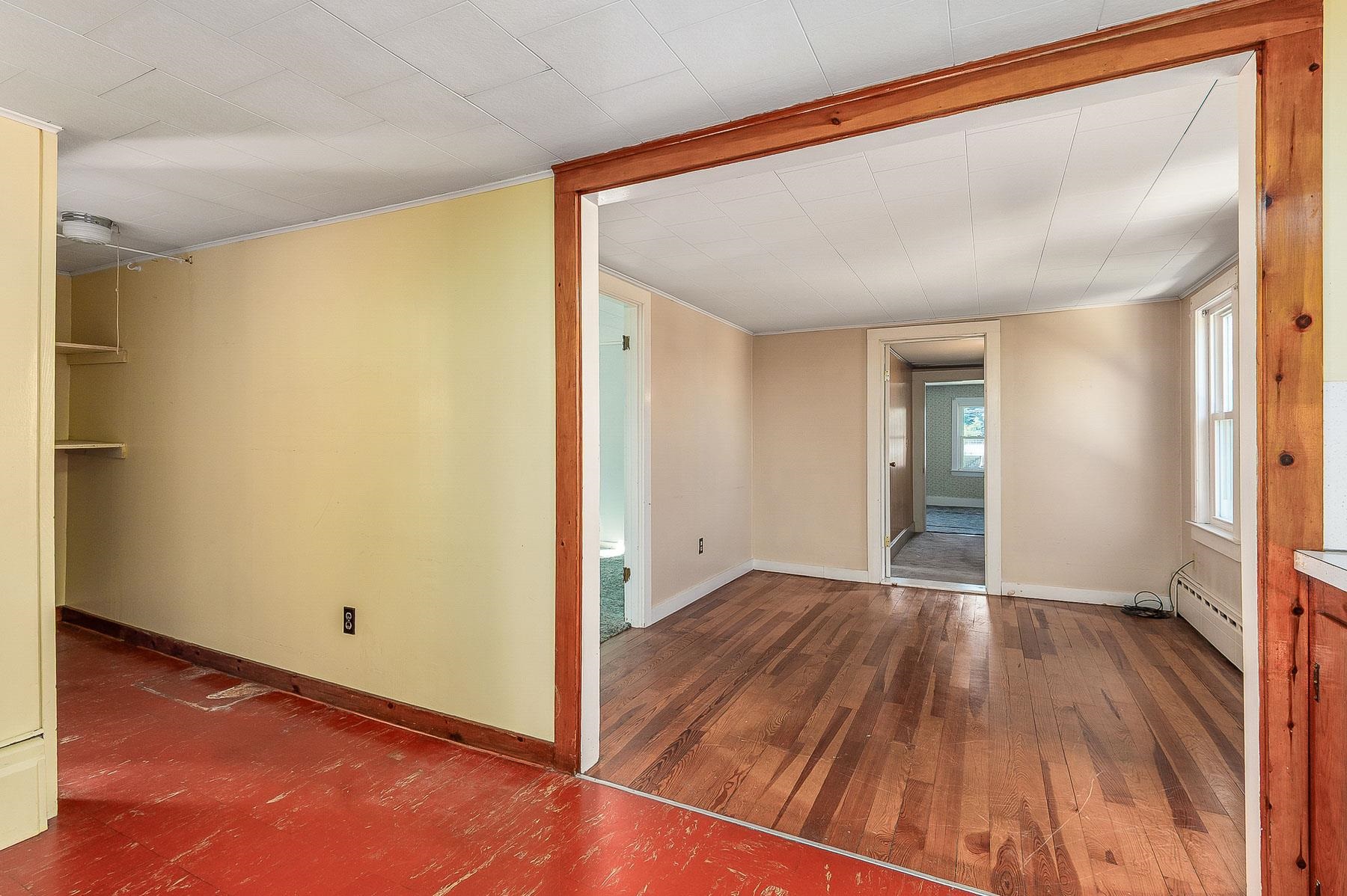 157 Wakefield Street Rochester, NH 03867 - Photo 25 of 34
