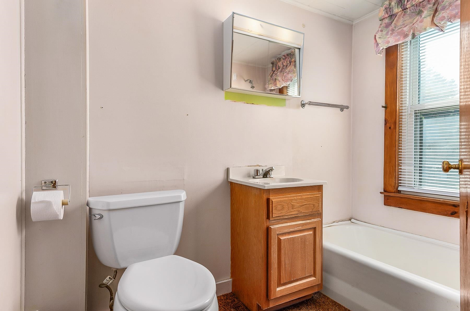 157 Wakefield Street Rochester, NH 03867 - Photo 28 of 34