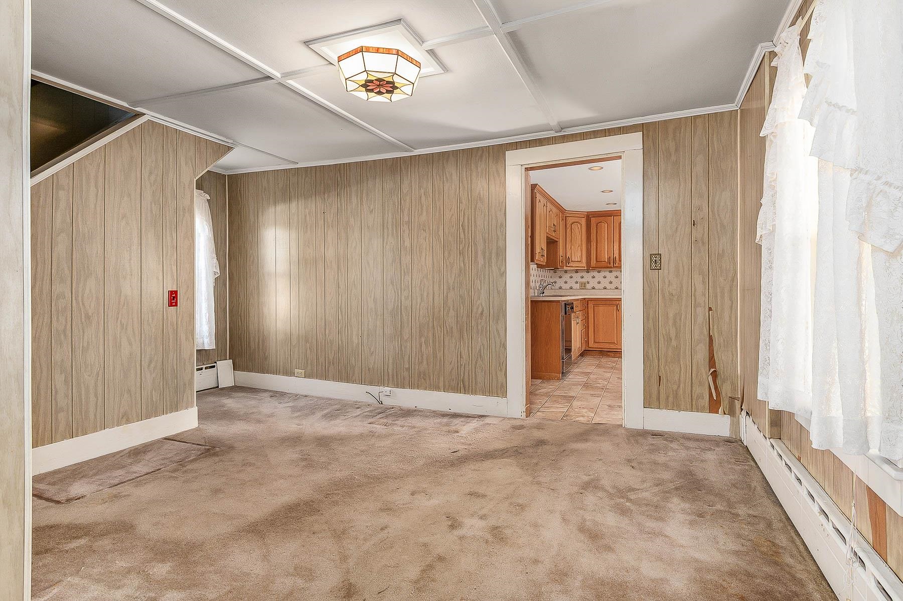 157 Wakefield Street Rochester, NH 03867 - Photo 10 of 34