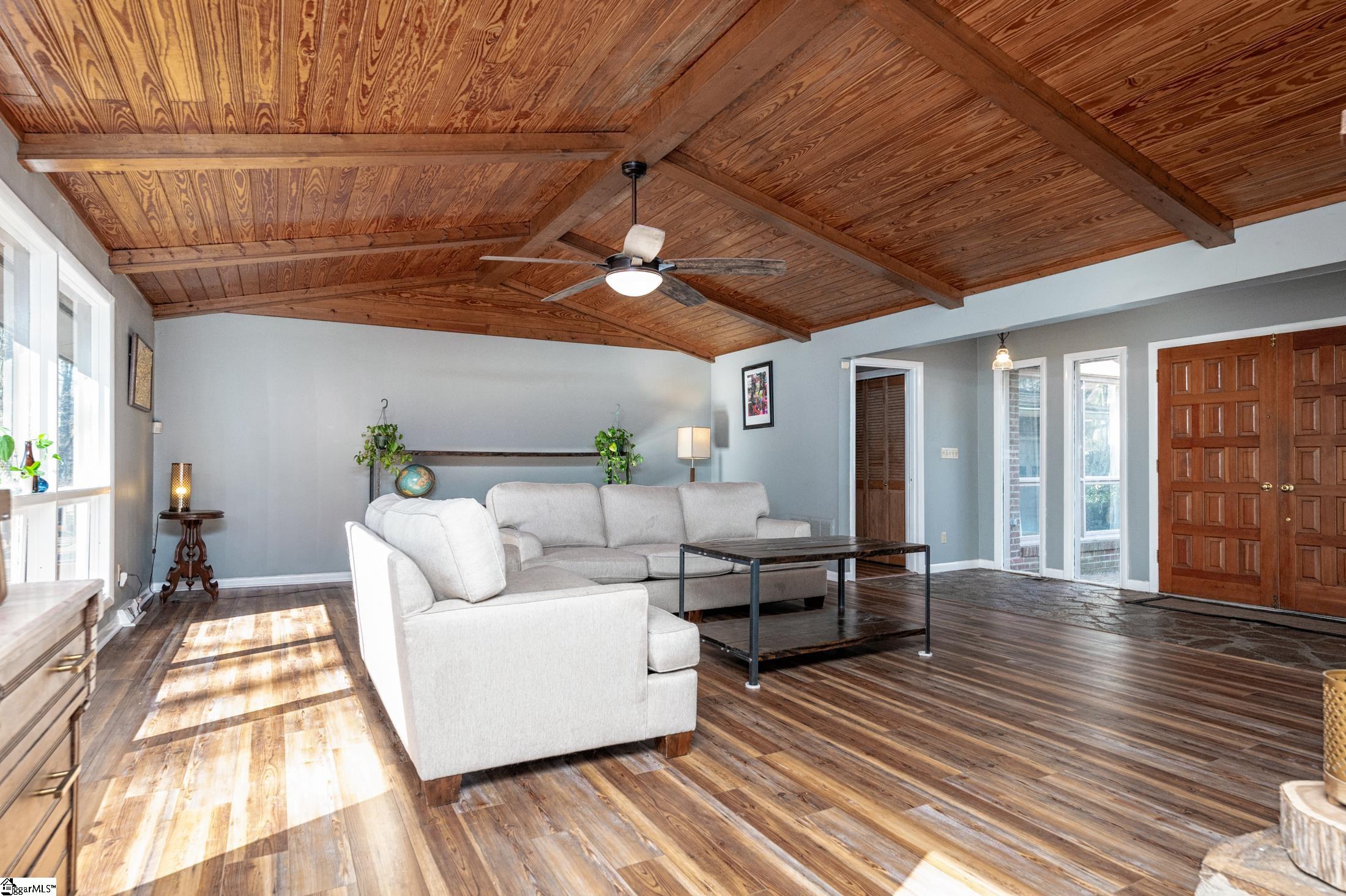 108 Wallingford Road Greenville, SC 29609 - Photo 4 of 36 Gallery Image 4